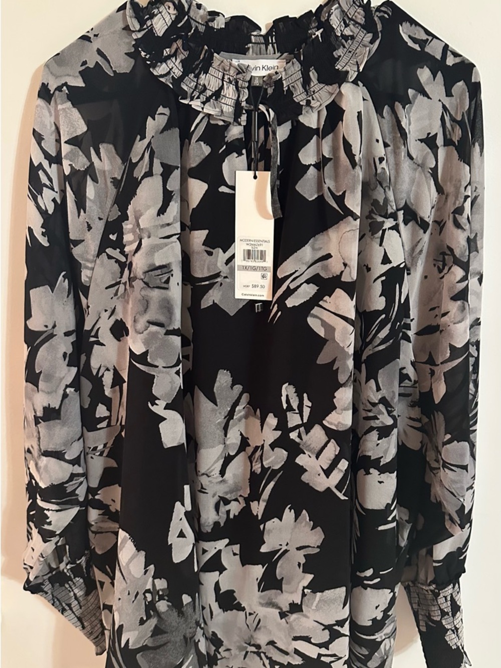 Calvin Klein Plus Size 1X Black & Gray Floral Ruffle-Neck Blouse